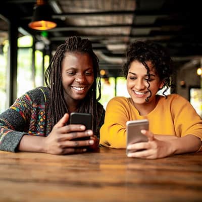 two-women-on-their-phone