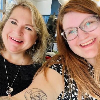 Employee-Spotlight-with-Madison-Allen-With-Mom