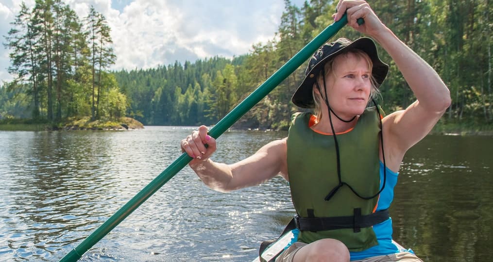 _woman-kayaking-with-dog