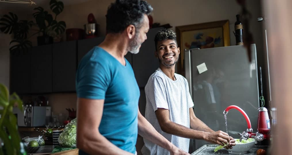 _Two-men-washing-veggies