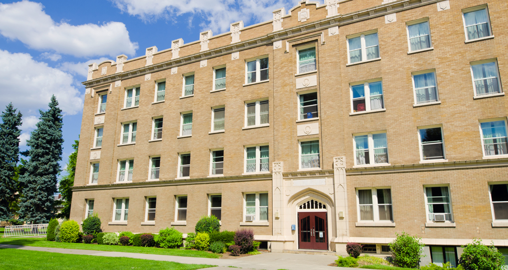 Freshman Year During a Pandemic with Scholar-Athlete Rachel Manness_Collegiate building on college campus in Spokane, WA