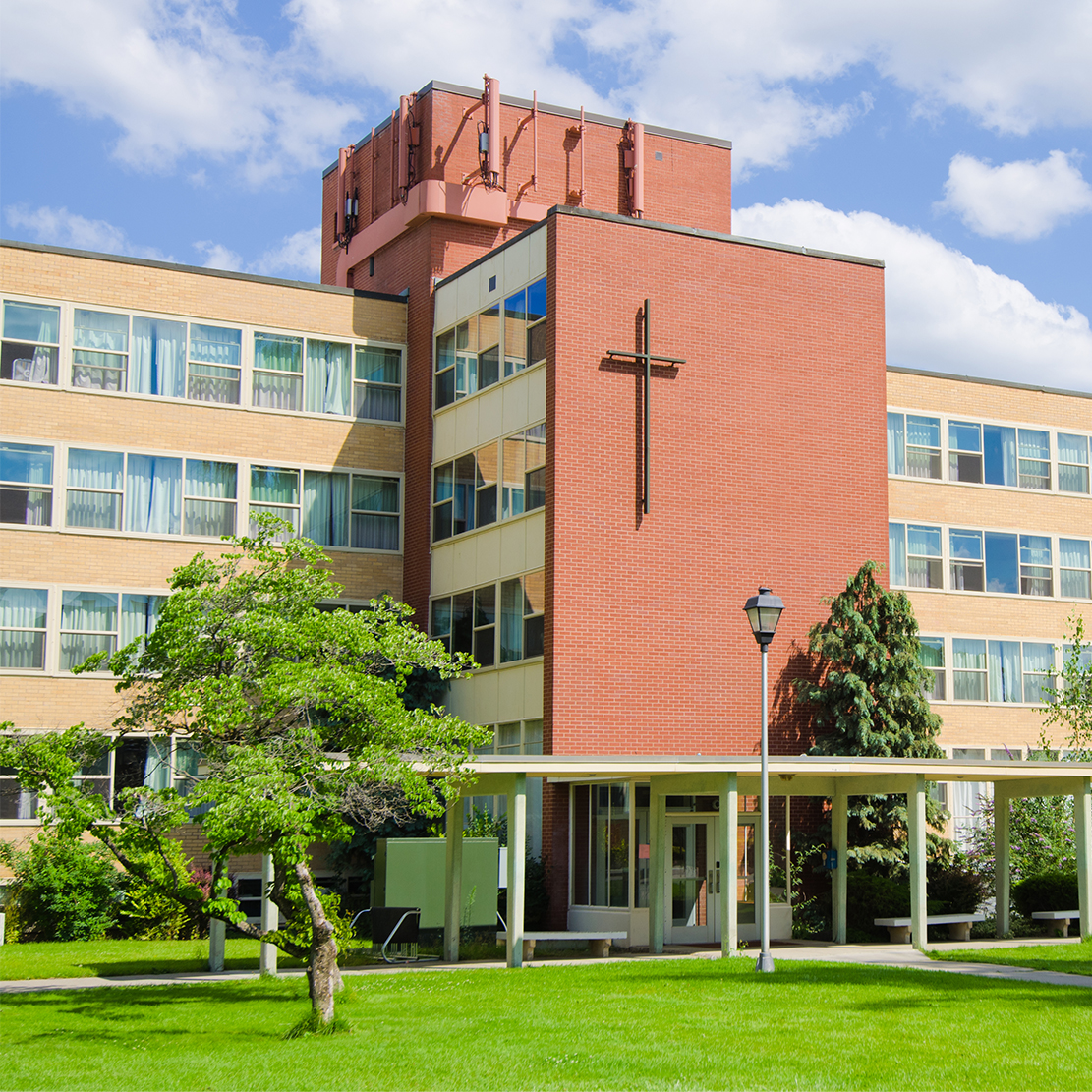 Freshman Year During a Pandemic with Scholar-Athlete Rachel Manness_Collegiate building on college campus in Spokane, WA