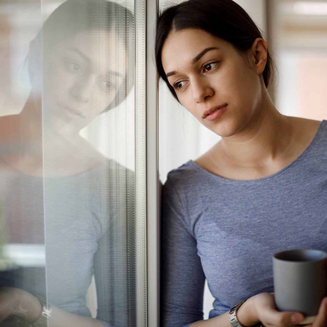 5 Steps to Take If You Lost Your Job in Washington State_woman struggling with a recent job loss