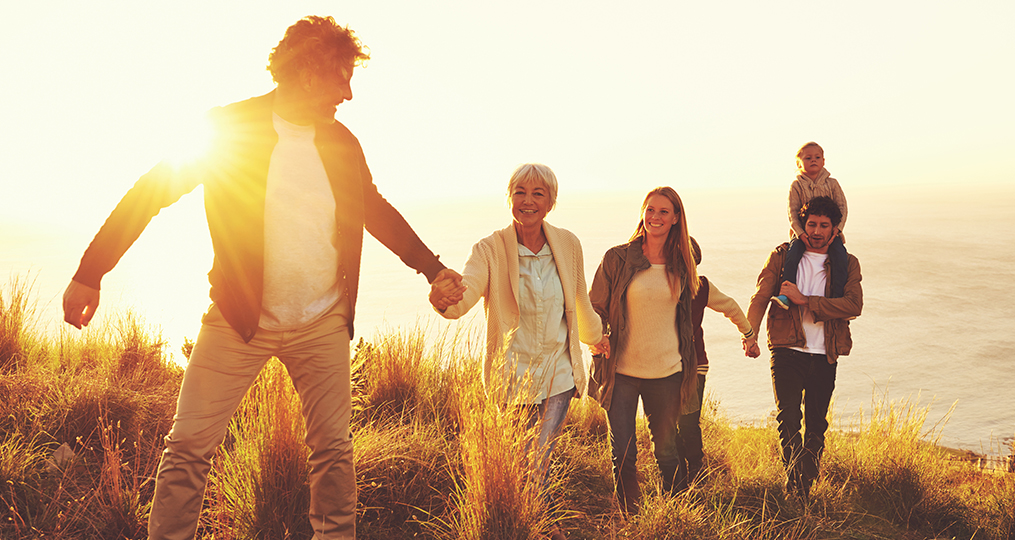 how to maintain good credit at any age_walking up hill with multi-generational family