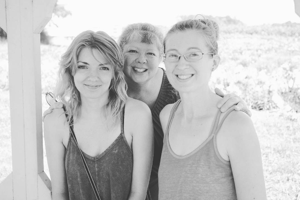 Amanda Dugdale with her mom and sister