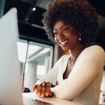 woman-looking-at-laptop