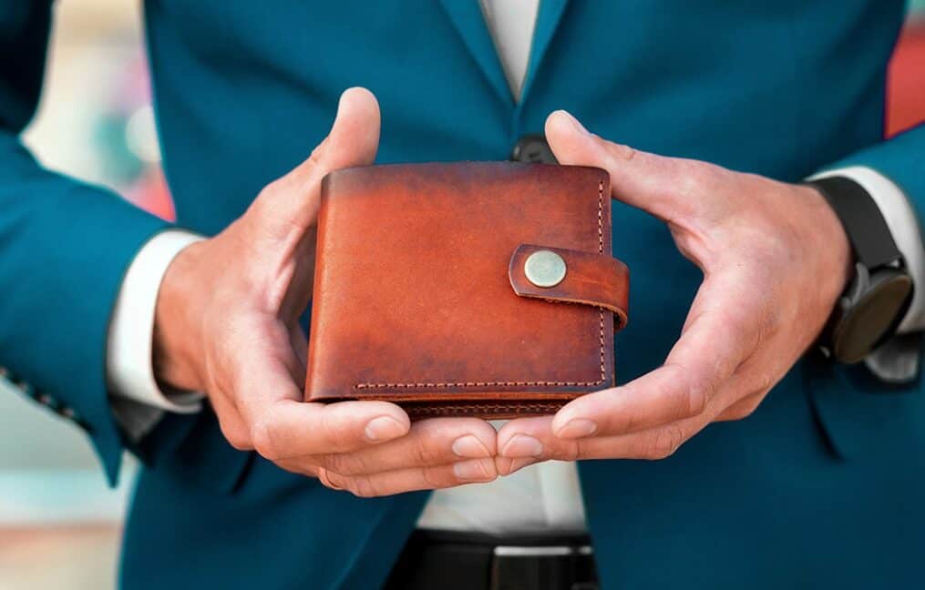 Person-Holding-Wallet