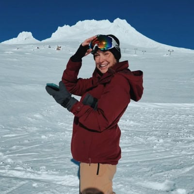 Jessie Dykes OnPoint Community Credit Union Employee spotlight skiing