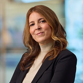 Jennifer Johnson OnPoint Mortgage Professional Headshot Bank Back drop