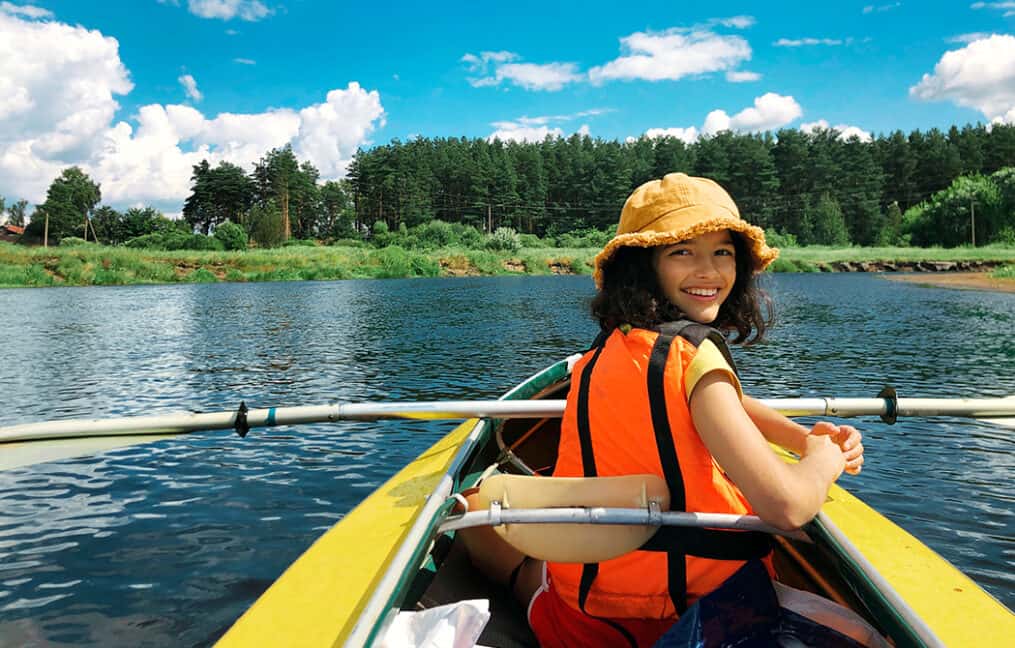 girl-on-kayak