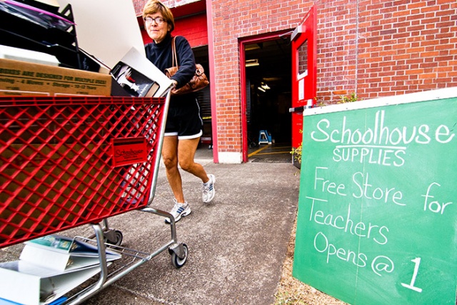 Schoolhouse-Supplies_Free-Store-for-Teachers_Shopping_700x467