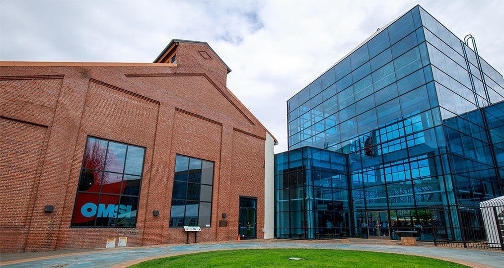 OMSI exterior two buildings