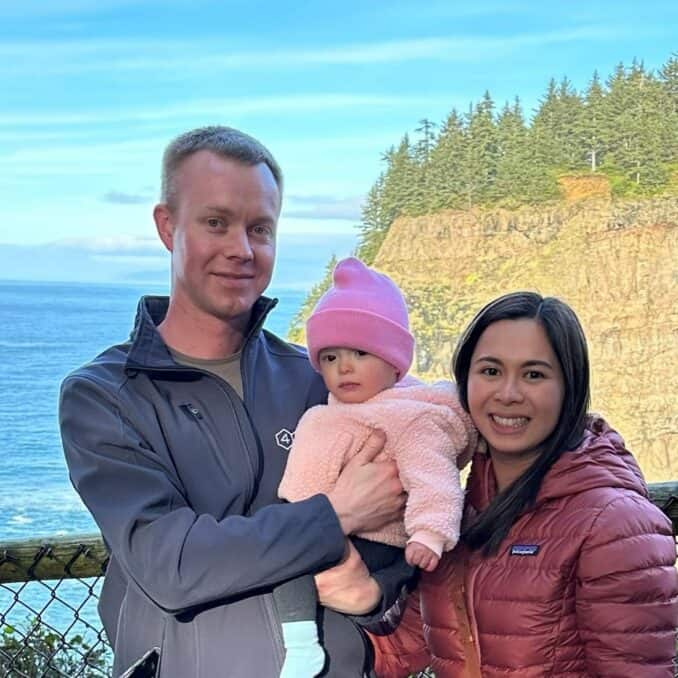 kristine robinson employee spotlight-kristine with husband and daughter at oregon coast