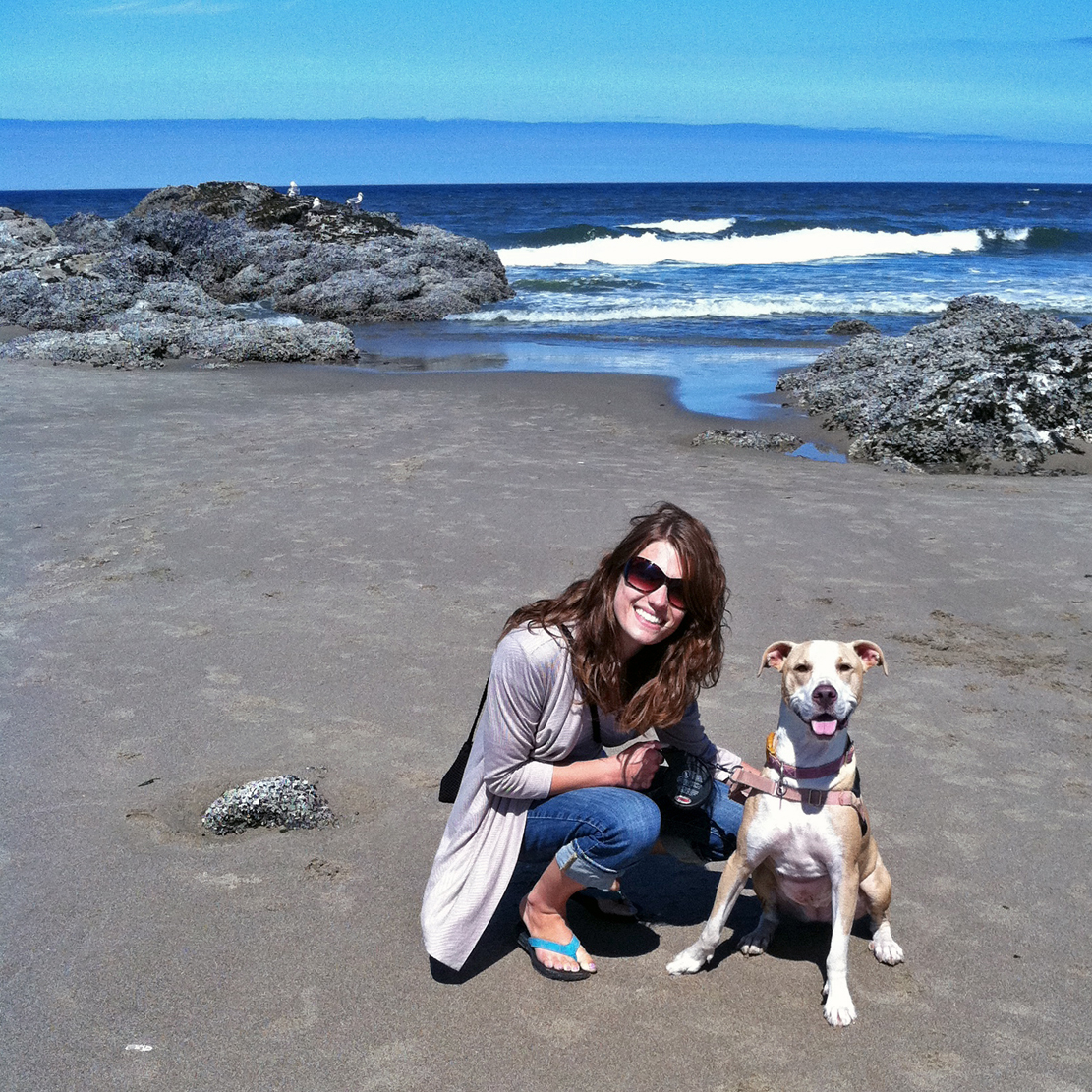 Monica Almroth with Heidi at the beach