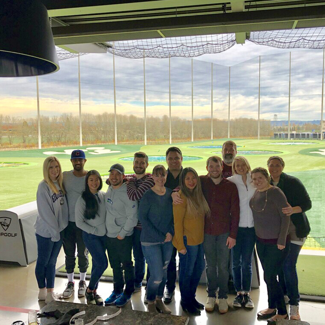 joanie skoog hillsdale team photo at top golf_2