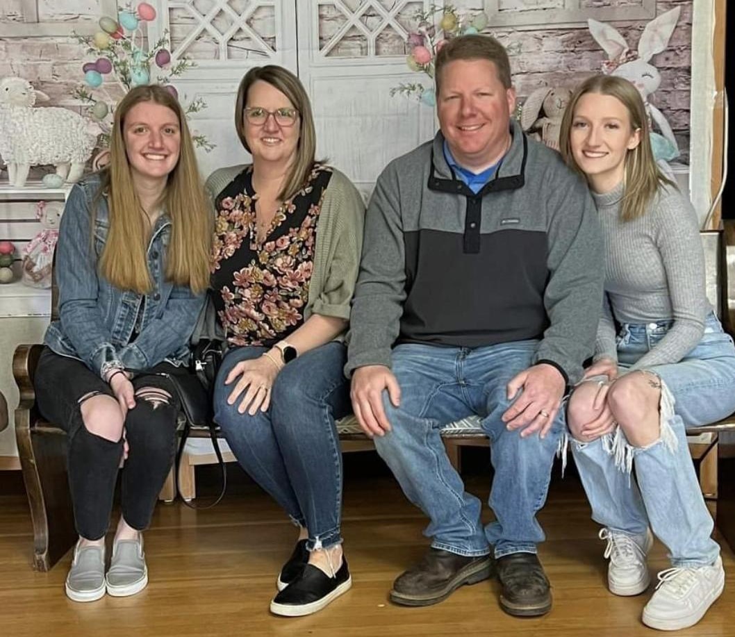 Jennifer Schmitz Employee Spotlight-Jennifer with her husband and daughters