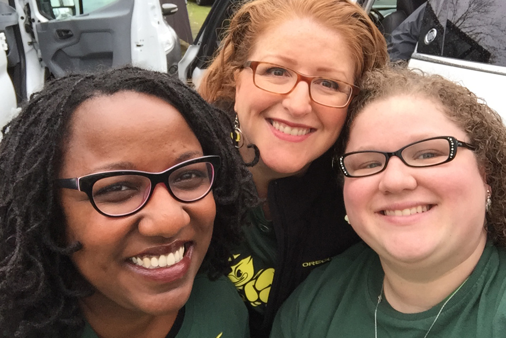 Meghan tailgating at an Oregon Ducks game with some friends